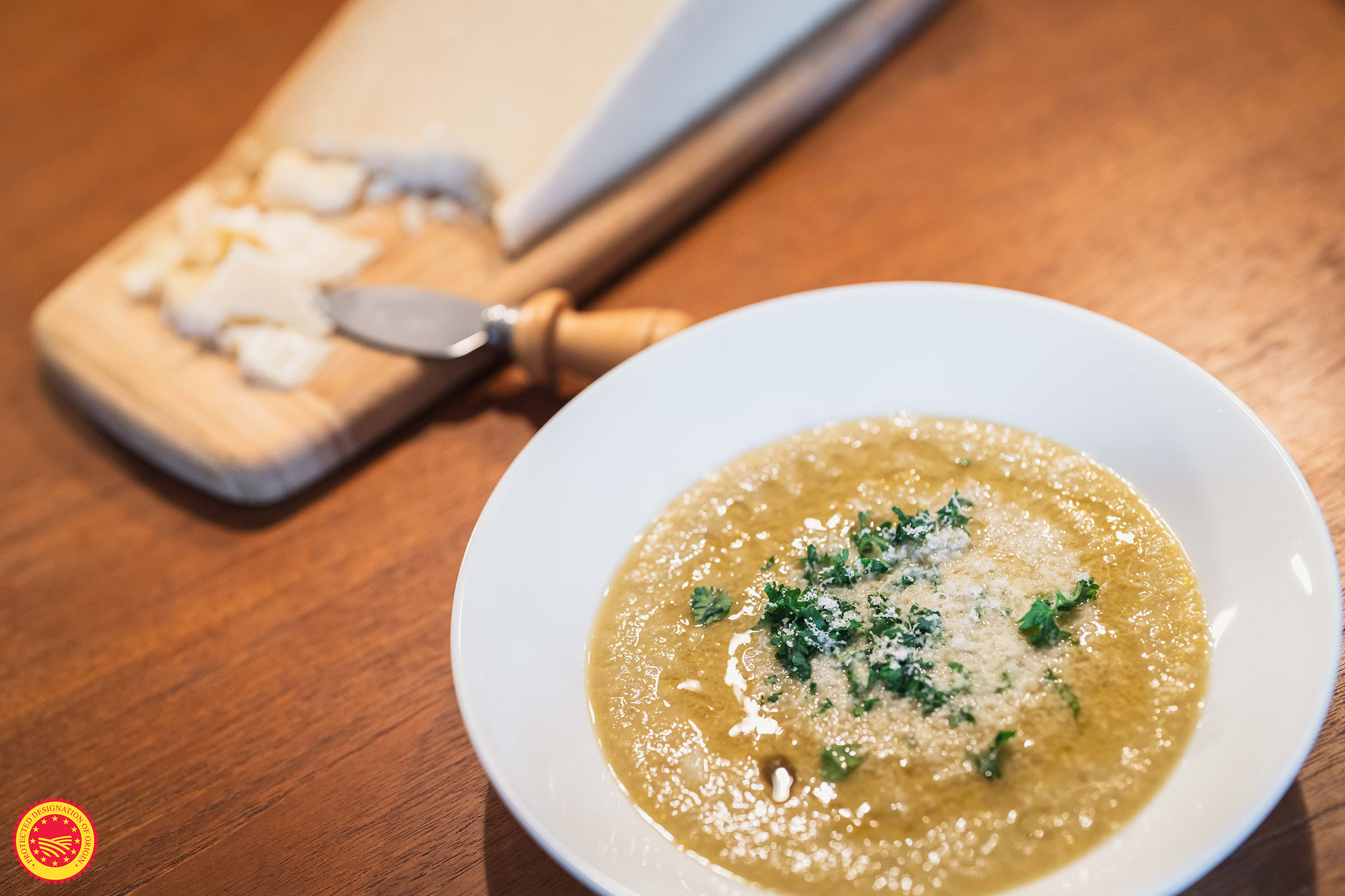 「【パルミジャーノ レッジャーノを使ったレシピ】トウモロコシとマッシュルームのポタージュ パルミジャーノレッジャーノとはちみつがけ」イメージ